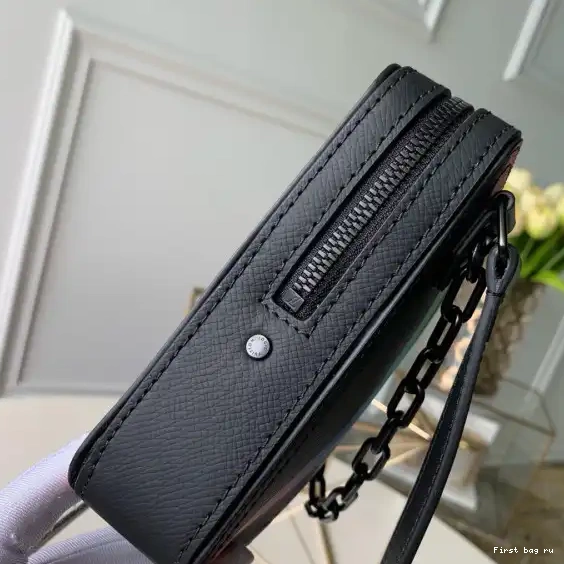 Frstbag ru Vuitton DANUBE MESSENGER Louis 0611